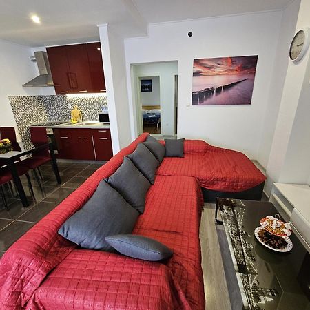Modern Apartment Nikola In A Quiet Area Kaštel Stari Esterno foto