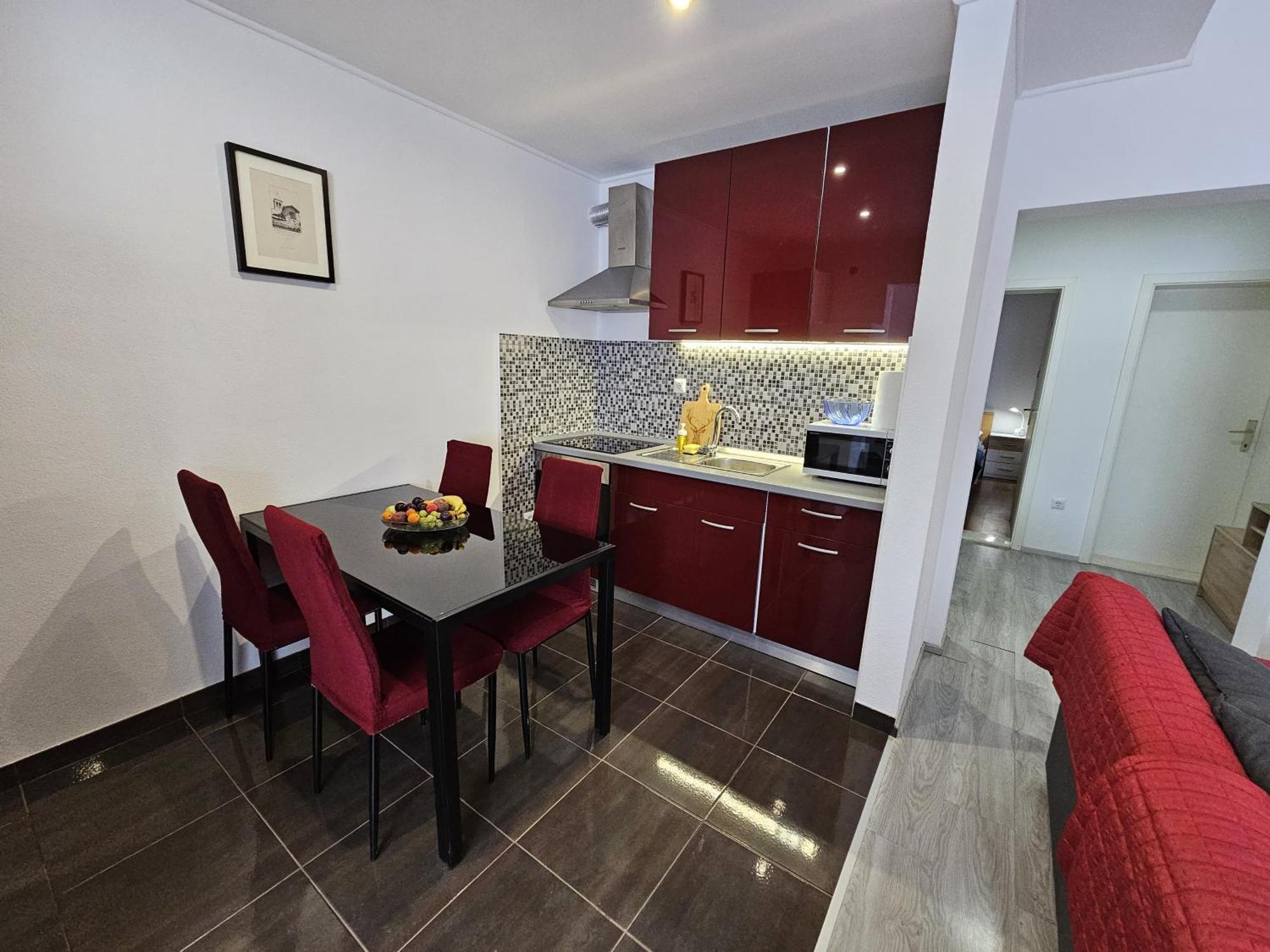 Modern Apartment Nikola In A Quiet Area Kaštel Stari Esterno foto
