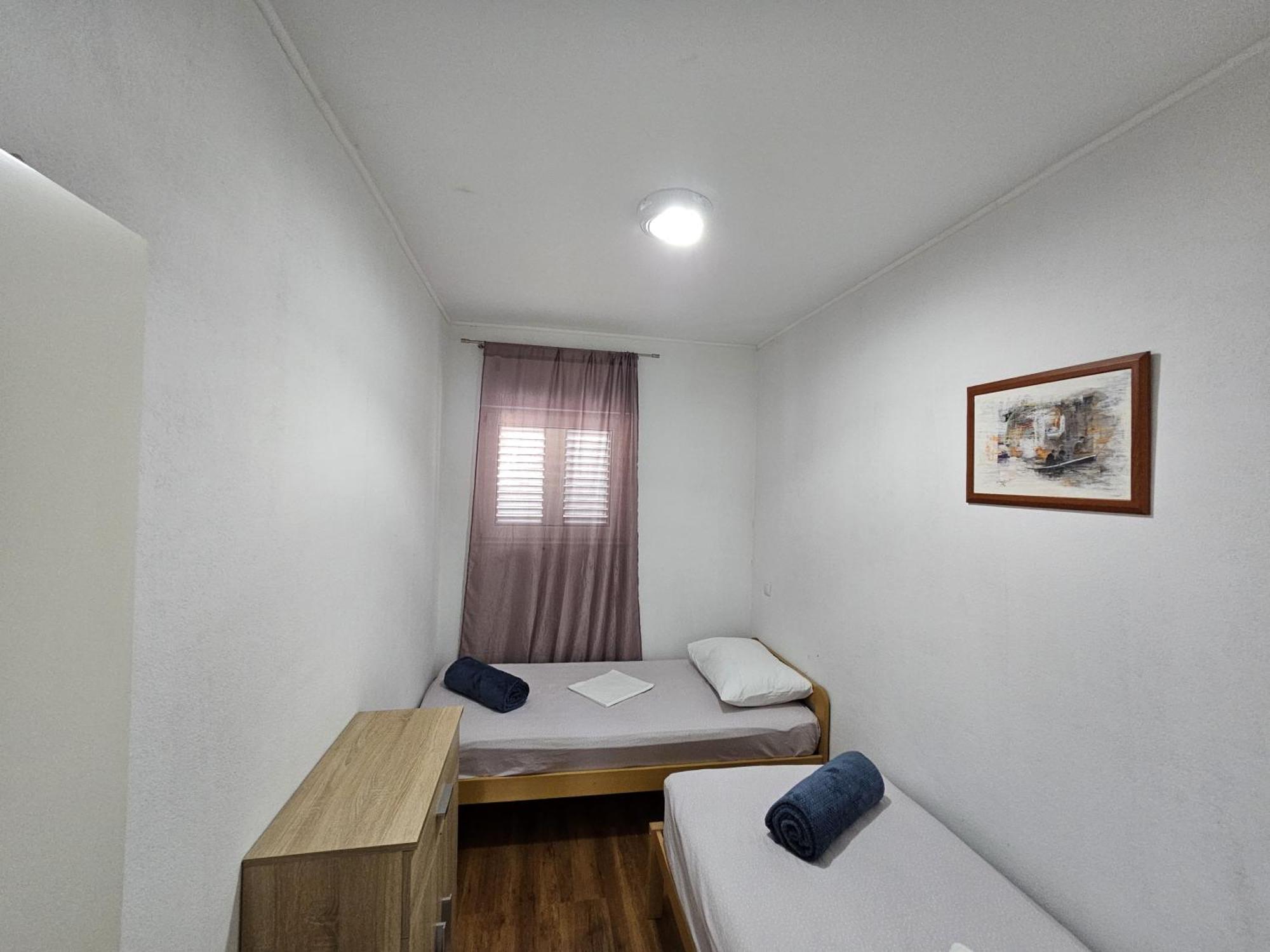 Modern Apartment Nikola In A Quiet Area Kaštel Stari Esterno foto