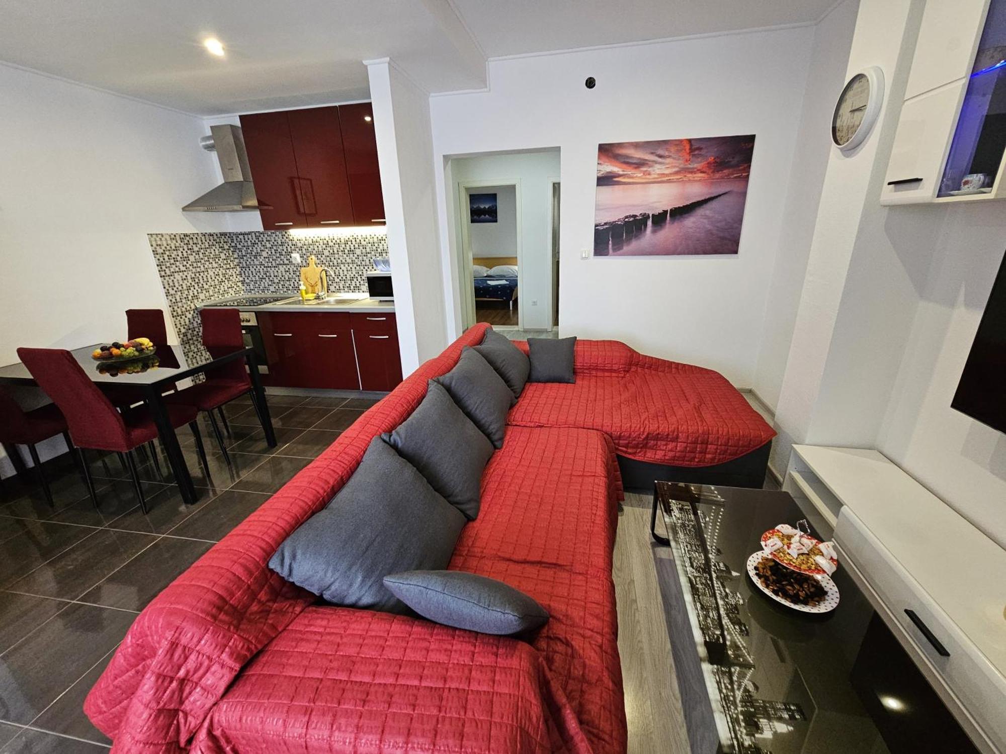 Modern Apartment Nikola In A Quiet Area Kaštel Stari Esterno foto